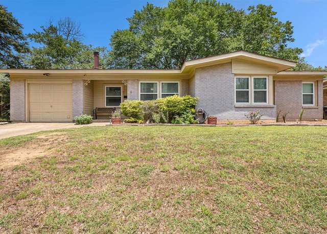 Property at 6217 Kentwood Pl, Fort Worth, TX 76112, 3 beds, 1.5 baths
