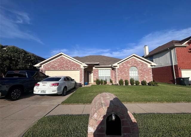 Property at 6721 Smallwood Dr, Arlington, TX 76001, 4 beds, 2 baths