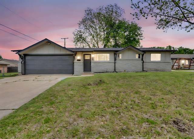 Property at 705 SW Sundown Trl, Burleson, TX 76028, 3 beds, 2 baths