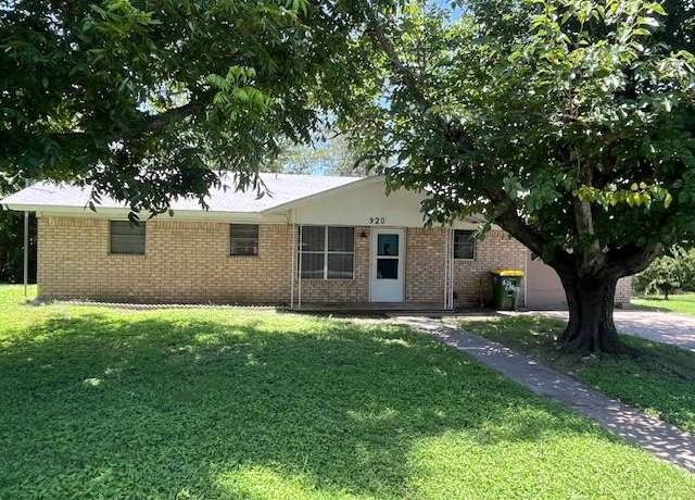 Property at 920 Jory St, Hico, TX 76457, 3 beds, 1.5 baths