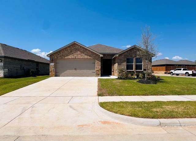 Property at 513 Marsh St, Cleburne, TX 76033, 4 beds, 2 baths