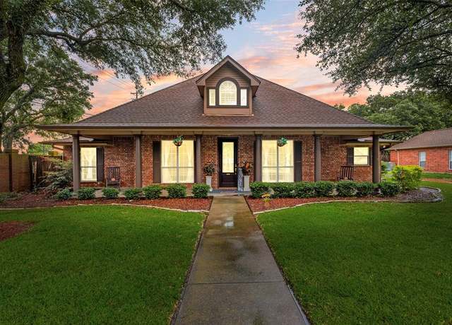 Property at 3001 Coventry Ln, Waxahachie, TX 75165, 3 beds, 2 baths