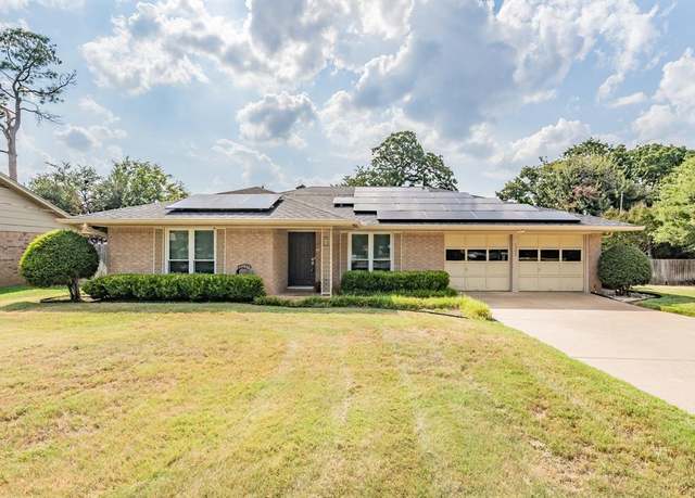 Property at 1902 Green Meadow Ct, Arlington, TX 76013, 3 beds, 2 baths