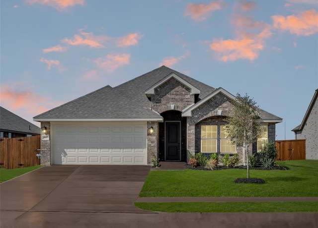 Property at 1017 Pineview Ln, Crowley, TX 76036, 3 beds, 2 baths