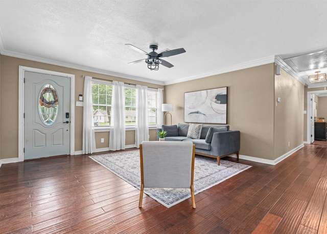 Property at 147 Meadowbrook St, Robinson, TX 76706, 3 beds, 2 baths