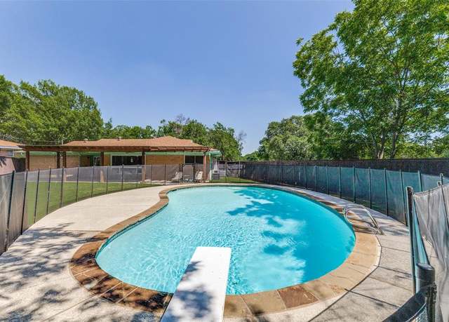 Property at 4708 Rockmoor Ln, Fort Worth, TX 76116, 3 beds, 2 baths