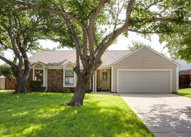 Property at 5412 Colonial Ct, Flower Mound, TX 75028, 3 beds, 2 baths