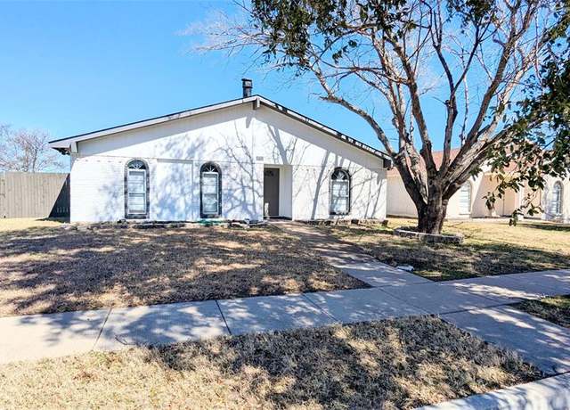Property at 858 Pinehill Ln, Grand Prairie, TX 75052, 3 beds, 2 baths