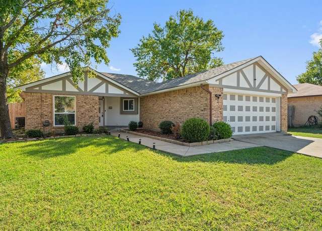 Property at 2541 Seven Hills Dr, Grand Prairie, TX 75052, 3 beds, 2 baths