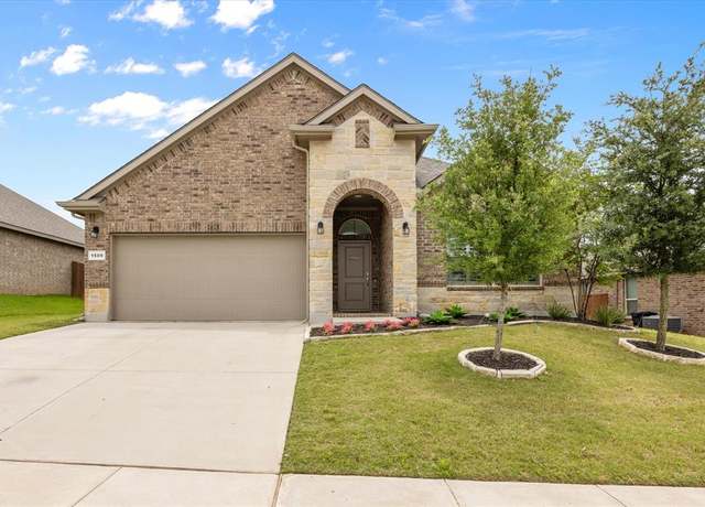 Property at 1509 Seabiscuit Dr, Granbury, TX 76049, 4 beds, 2 baths