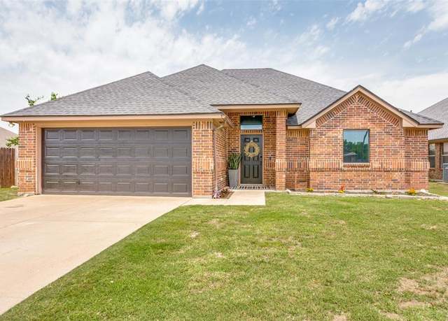 Property at 405 Lockwood Ln, Weatherford, TX 76087, 3 beds, 2 baths