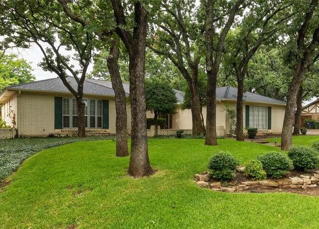 Property at 4704 Hillside Dr, Arlington, TX 76013, 4 beds, 2 baths