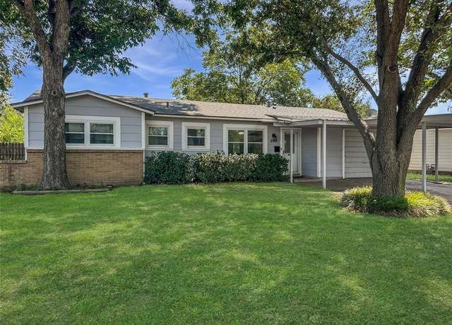 Property at 209 Pimlico Way, Saginaw, TX 76179, 3 beds, 1.5 baths