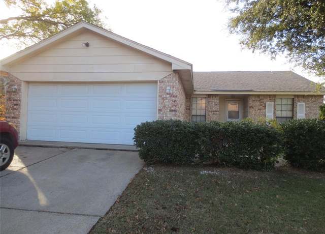 Property at 3630 Tivoli Dr, Grand Prairie, TX 75052, 3 beds, 2 baths