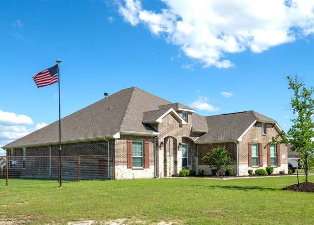 Property at 7816 Wheatland Ct, Godley, TX 76044, 4 beds, 3 baths