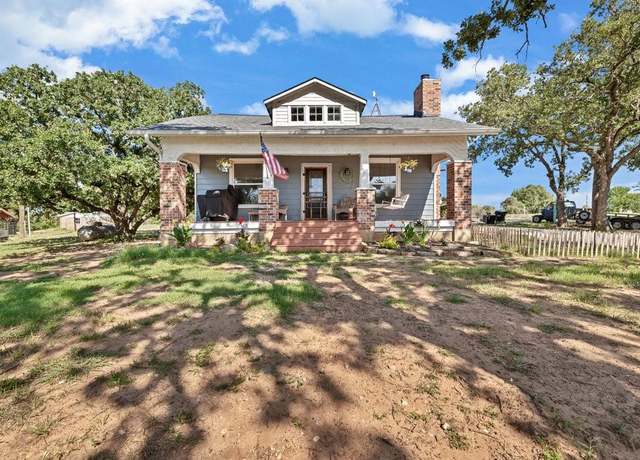 Property at 102 Howard Rd, Weatherford, TX 76088, 2 beds, 2 baths