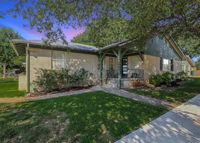 Property at 2403 W Colorado Blvd, Dallas, TX 75211, 3 beds, 2 baths