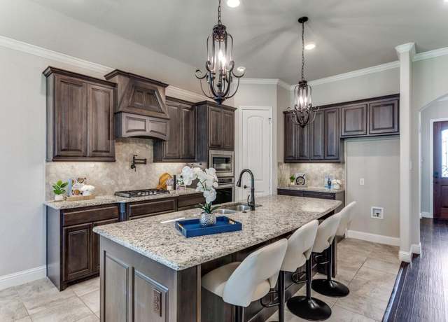 Property at 929 Merion Dr, Fort Worth, TX 76028, 4 beds, 2 baths