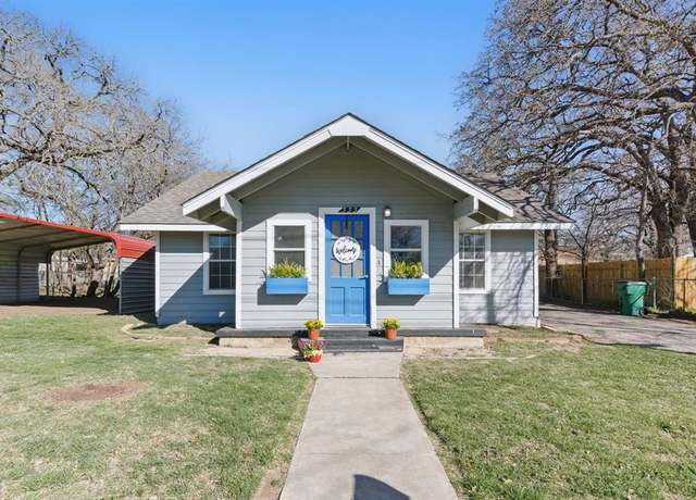 Property at 555 W Elm St, Stephenville, TX 76401, 3 beds, 2 baths