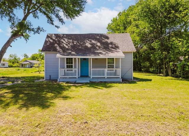 Property at 712 E Jefferson St, Waxahachie, TX 75165, 2 beds, 2 baths