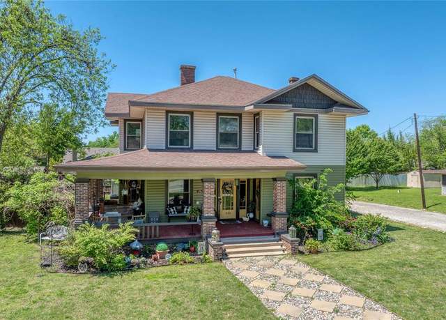 Property at 530 S Waco St, Van Alstyne, TX 75495, 4 beds, 2.5 baths