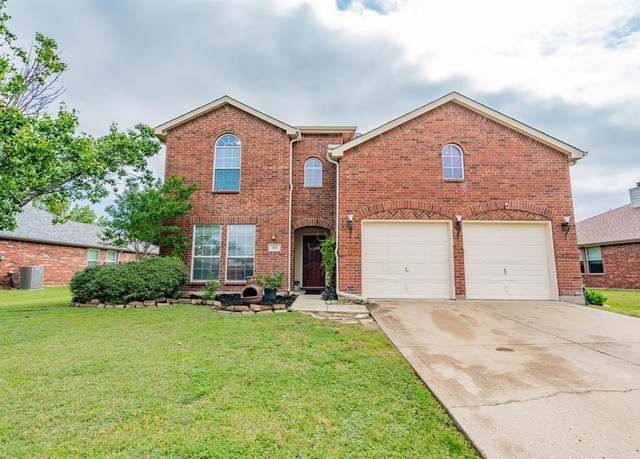Property at 104 Redbud Dr, Forney, TX 75126, 4 beds, 2.5 baths