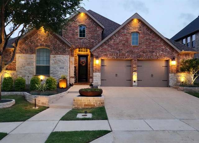 Property at 10909 Autumn Leaf Ct, Flower Mound, TX 76226, 3 beds, 2.5 baths