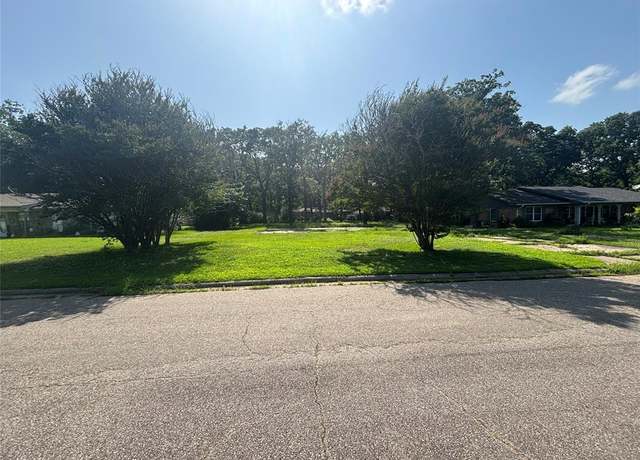 Property at 130 45th St SW, Paris, TX 75460