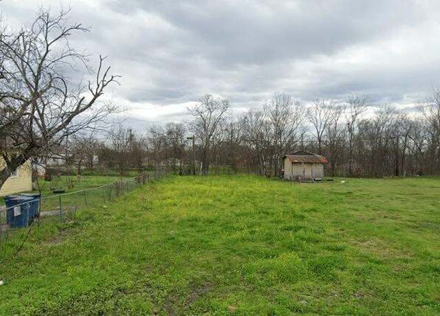 Property at 611 E 11th Ave, Corsicana, TX 75110