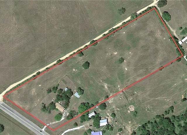 Property at 8896 Gholson Rd, Waco, TX 76705, 3 beds, 2 baths