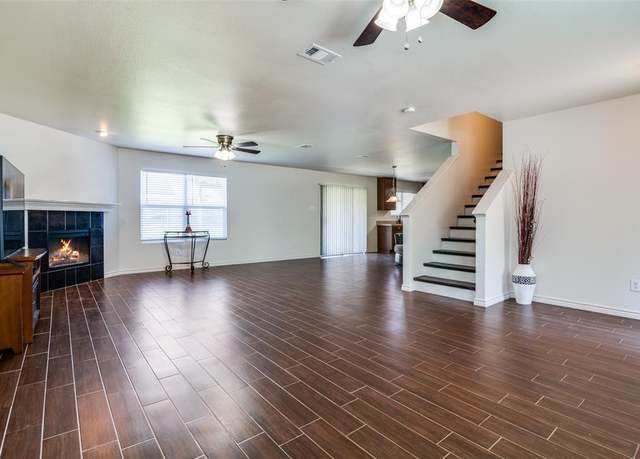 Property at 2027 Pine Knot Dr, Heartland, TX 75126, 3 beds, 2.5 baths