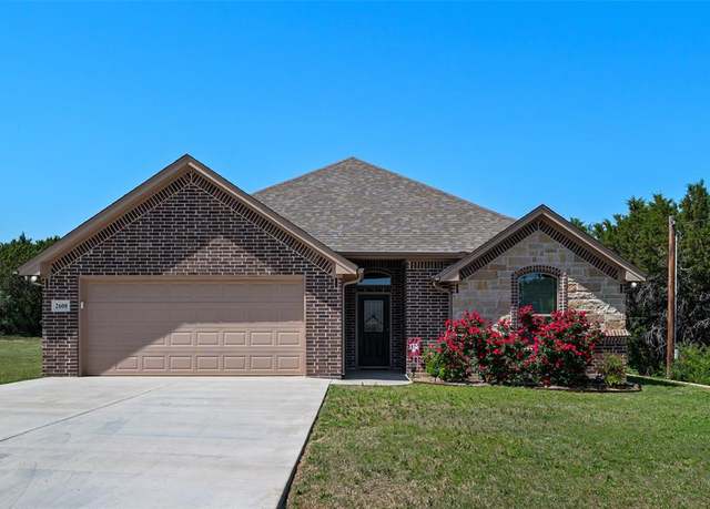 Property at 2608 Creek Dr, Granbury, TX 76048, 3 beds, 2 baths