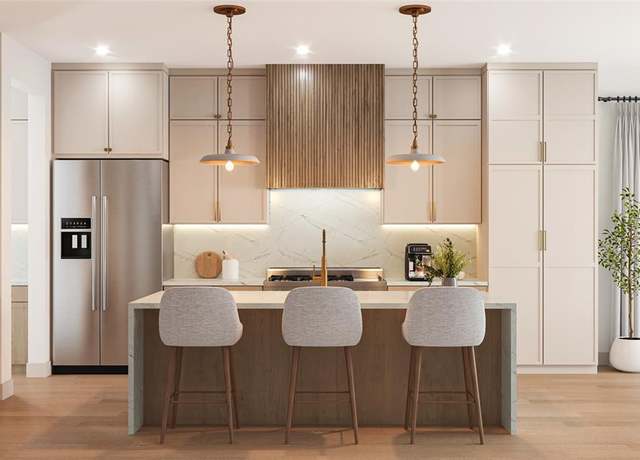 Property at 1810 Corona St, Dallas, TX 75214, 5 beds, 4 baths