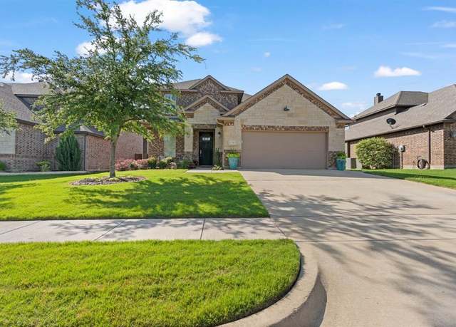 Property at 1761 Stillwater Dr, Burleson, TX 76028, 3 beds, 2.5 baths