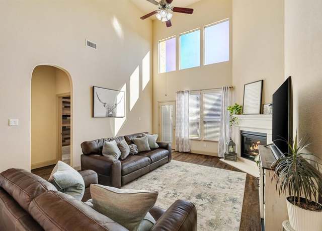 Property at 5713 Tawakoni Dr, Denton, TX 76226, 4 beds, 3.5 baths