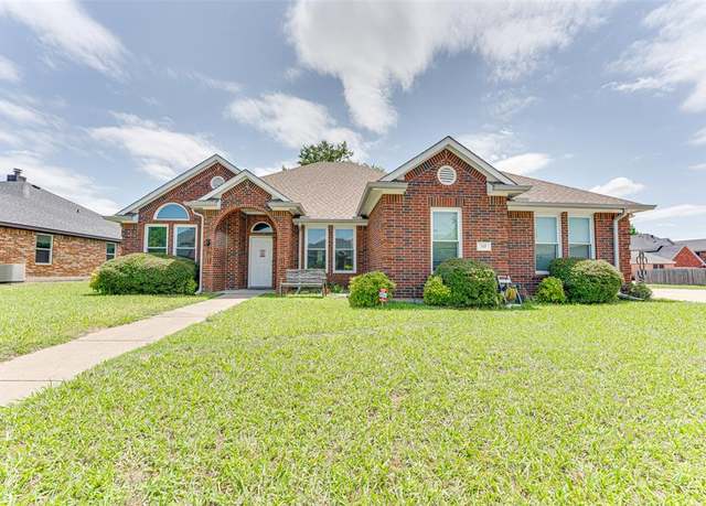 Property at 117 Parks Branch Rd, Red Oak, TX 75154, 3 beds, 2 baths