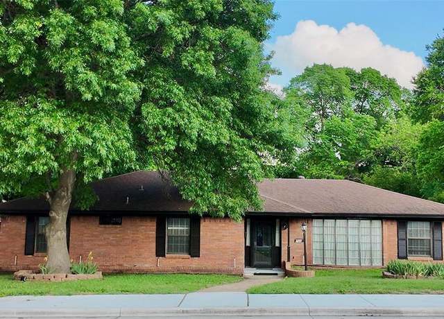Property at 708 Glen Oaks Blvd, Dallas, TX 75232, 3 beds, 2 baths