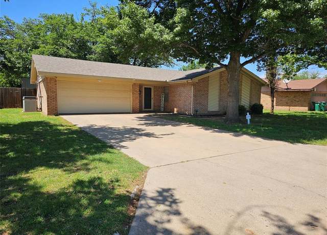 Property at 2808 Nabers St, Vernon, TX 76384, 3 beds, 2 baths