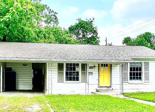 Property at 801 W State St, Groesbeck, TX 76642, 2 beds, 2 baths