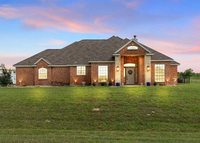 Property at 6113 California St, Joshua, TX 76058, 3 beds, 2 baths