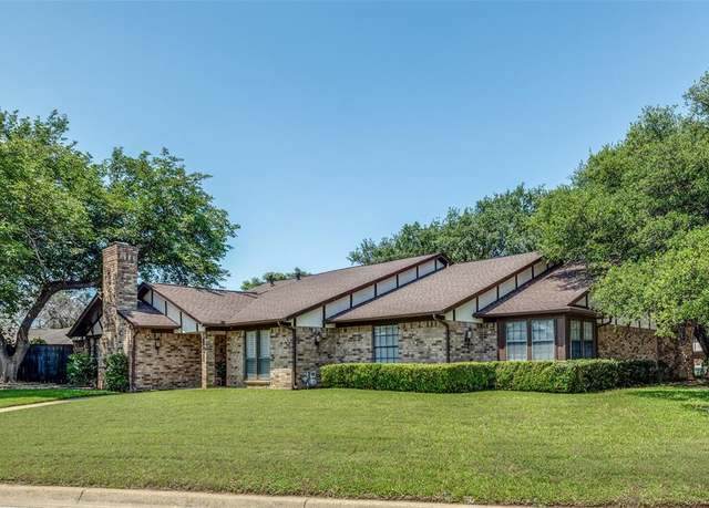 Property at 101 Circleview Dr S, Hurst, TX 76054, 3 beds, 2 baths