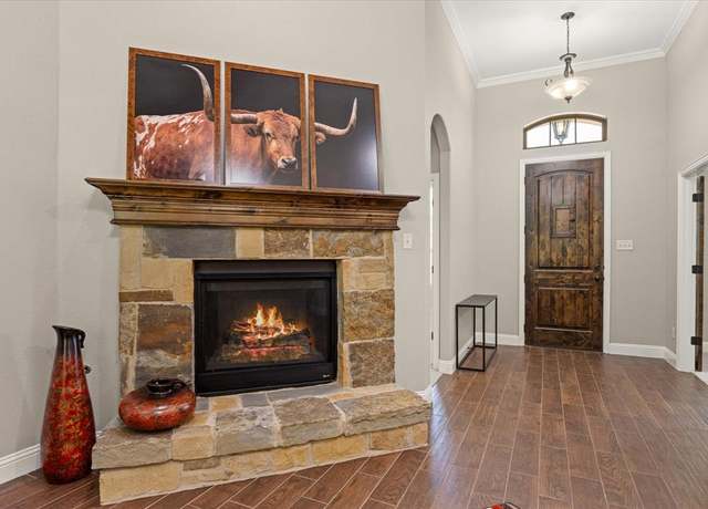 Property at 223 Ruby Dr, Weatherford, TX 76087, 3 beds, 3 baths
