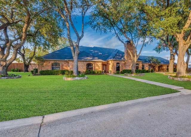 Property at 1000 Overlook Dr, Kaufman, TX 75142, 4 beds, 3.5 baths