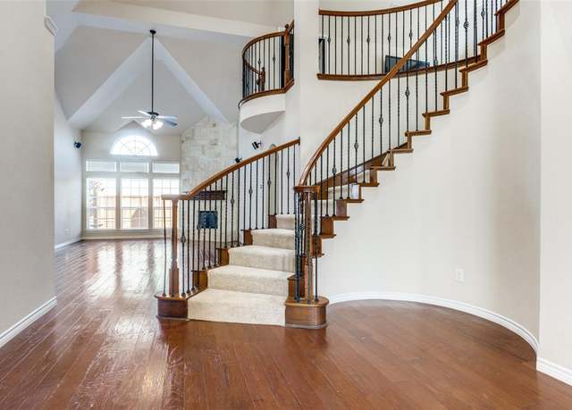Property at 13504 Chittamwood Ln, Frisco, TX 75035, 5 beds, 3.5 baths