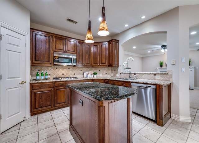 Property at 4465 Mira Vista Dr, Frisco, TX 75034, 4 beds, 3 baths