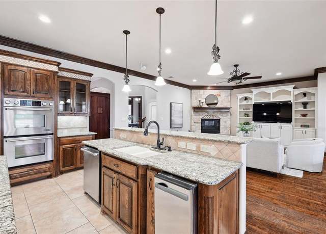 Property at 3316 Fairway Dr, Denton, TX 76226, 4 beds, 4 baths