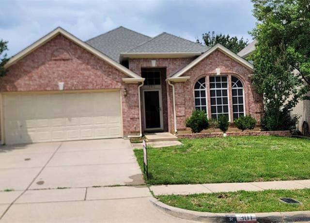 Property at 301 Crepe Myrtle Dr, Euless, TX 76039, 3 beds, 2 baths