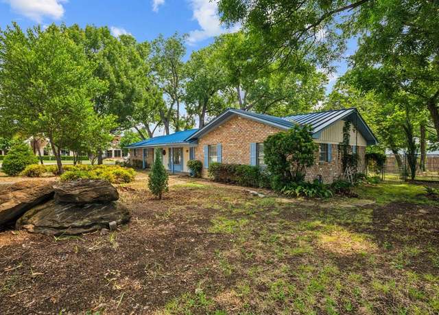 Property at 305 Bluebonnet Dr, Grapevine, TX 76051, 4 beds, 3 baths