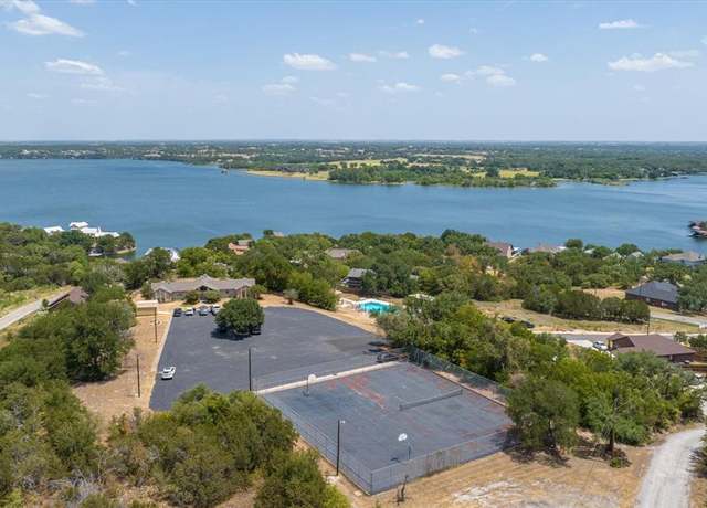 Property at 5507 Mesa Loop, Granbury, TX 76048, 3 beds, 2 baths
