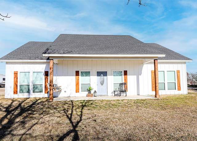 Property at 1531 Well Service Rd, Bowie, TX 76230, 3 beds, 2 baths